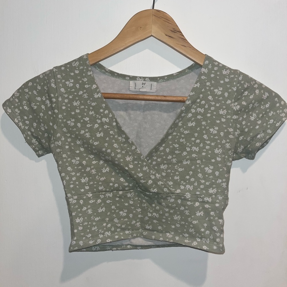 Tillys- crossover top